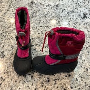 Girls pink size 13 Sorel snow boots.